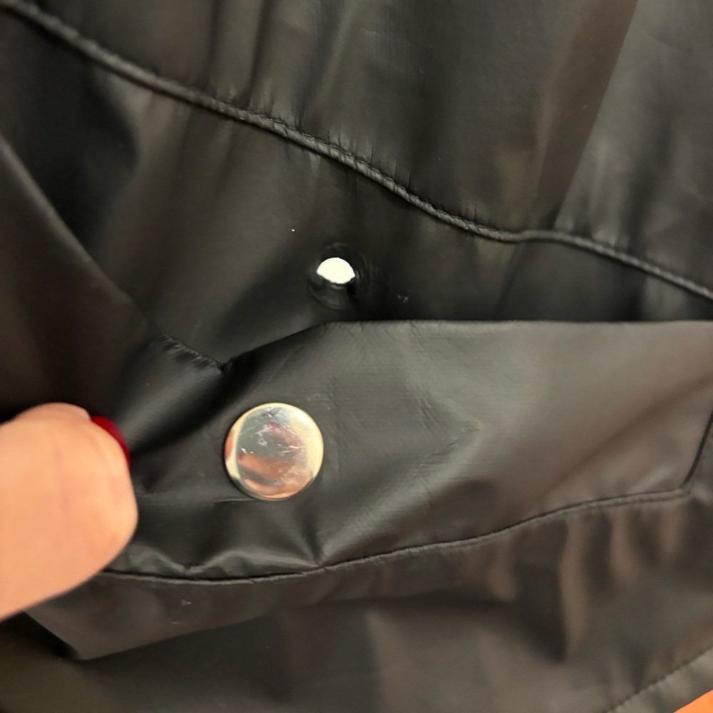 🖤LF Rain Jacket🖤 - Picture 4 of 5